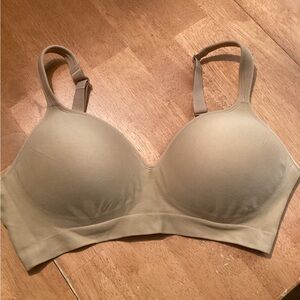 Underoutfit Style 460 - The Perfect Neckline Bra - Size XL